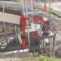 Fixed Rockbreaker Boom System Quickly Break Large Stones in The Aggregate Plant