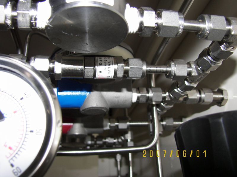 Hydrogen generator of alkaline water electrolyzer