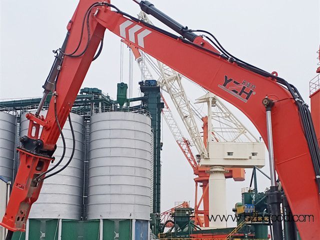 hydraulic rockbreaker boom