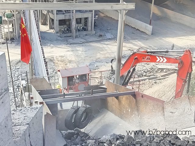 fixed rockbreaker boom system